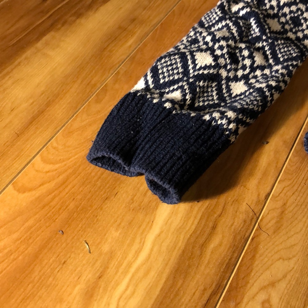 Sweater - Picture 2 of 4